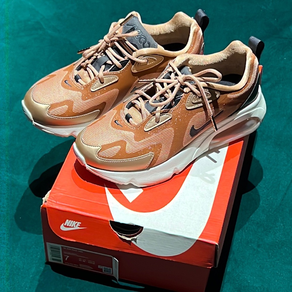 NIKE AIR MAX 200 sneakers